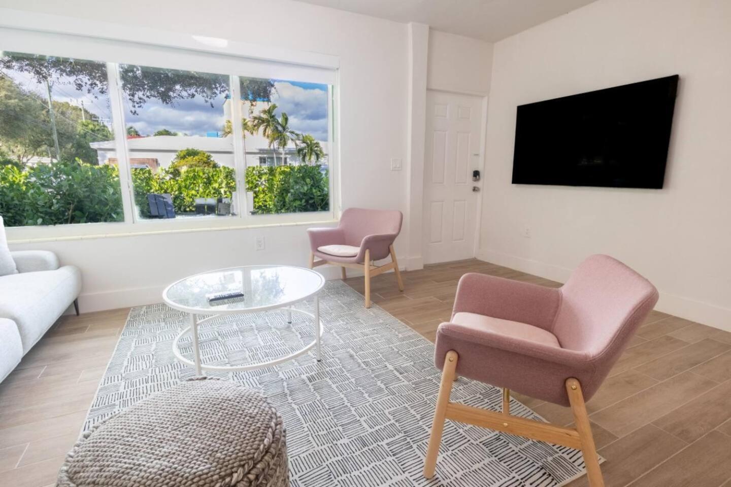 Stylish 2Bed Apartment El Portal ไมอามี ภายนอก รูปภาพ