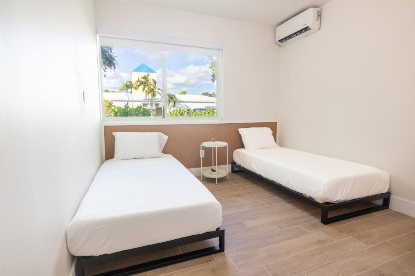 Stylish 2Bed Apartment El Portal ไมอามี ภายนอก รูปภาพ