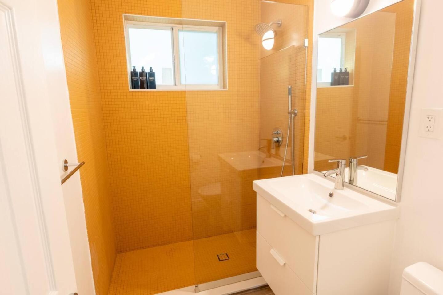 Stylish 2Bed Apartment El Portal ไมอามี ภายนอก รูปภาพ
